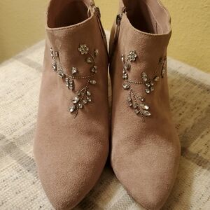 Nannette Pale Pink Ankle Boots with Rhinestone Details Sz 8